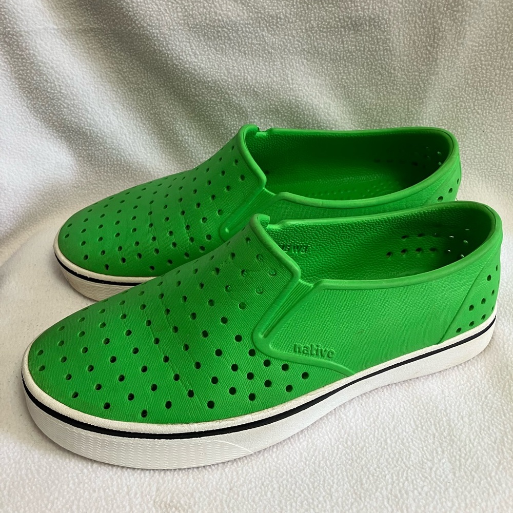 EUC Native Shoes Green Slip-On Water shoes Women’s 8 Men’s 6 - Picture 3 of 13